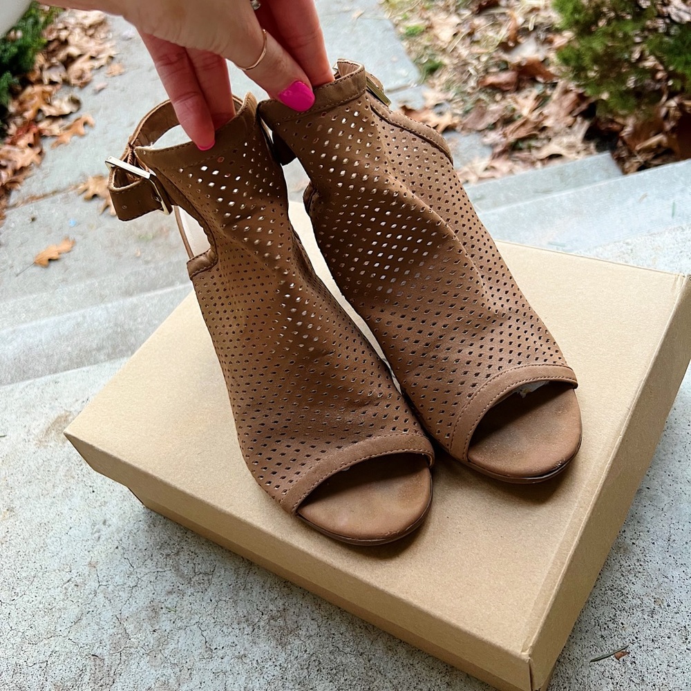 Francesca’s Sandals - Picture 3 of 5